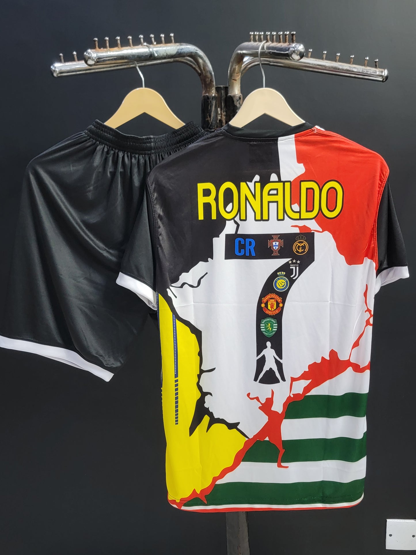 MIX TEAMS Complete Adult football Kit (with shorts)